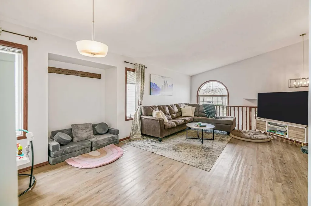 48 Reichley Street Red Deer AB T4P3S3