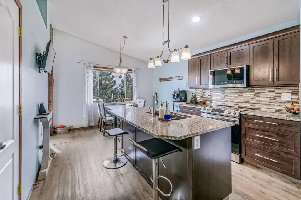 48 Reichley Street Red Deer AB T4P3S3
