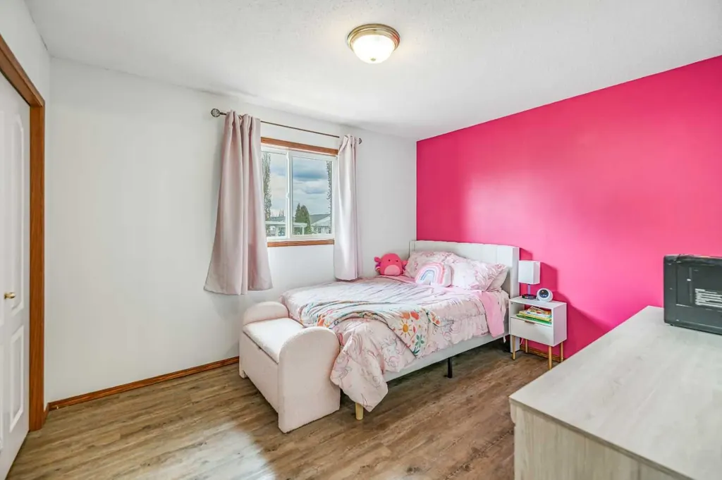 48 Reichley Street Red Deer AB T4P3S3