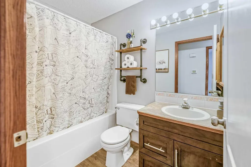 48 Reichley Street Red Deer AB T4P3S3