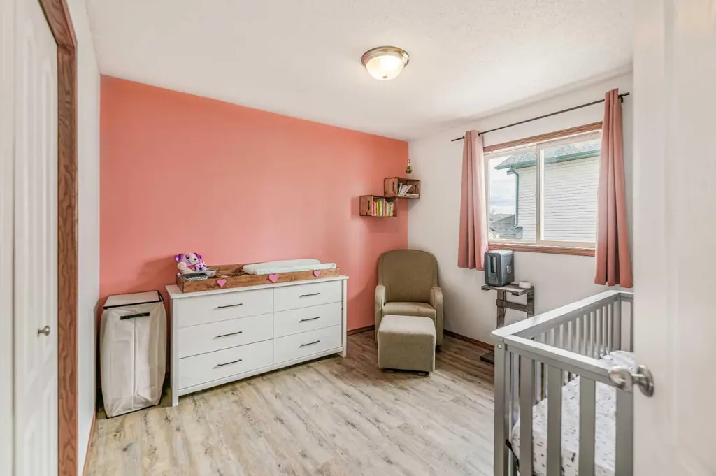 48 Reichley Street Red Deer AB T4P3S3