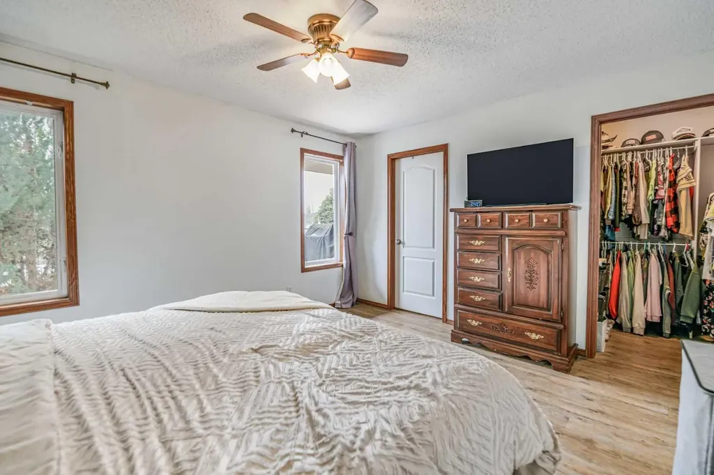 48 Reichley Street Red Deer AB T4P3S3