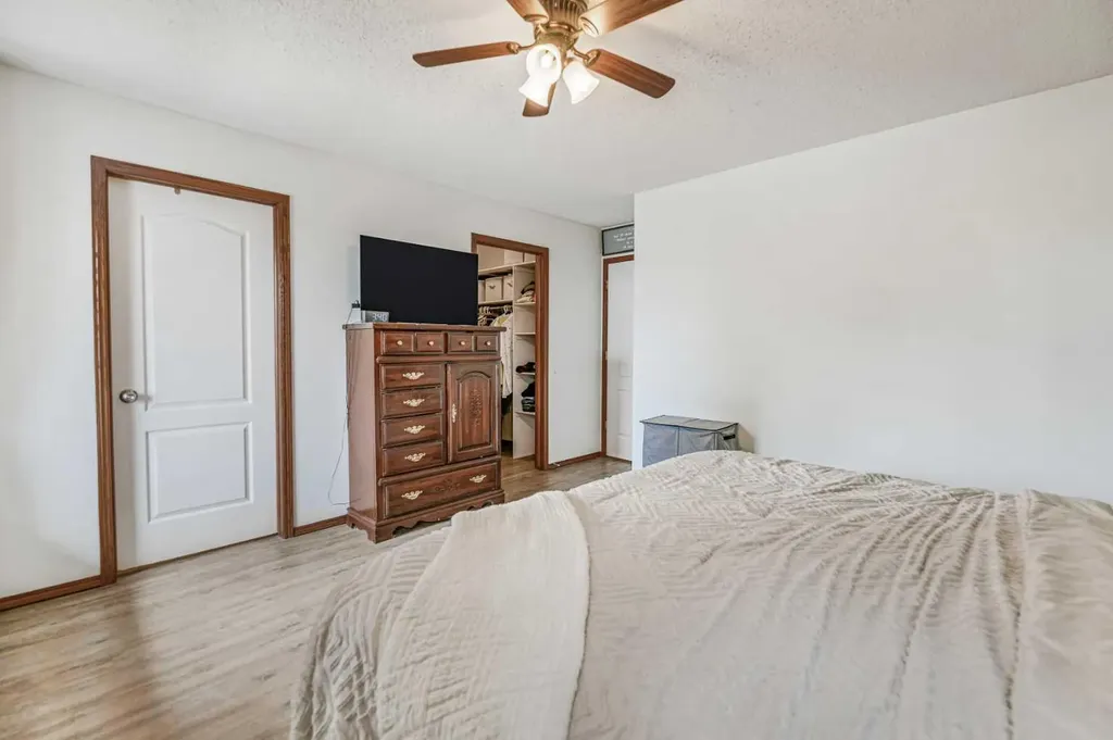48 Reichley Street Red Deer AB T4P3S3