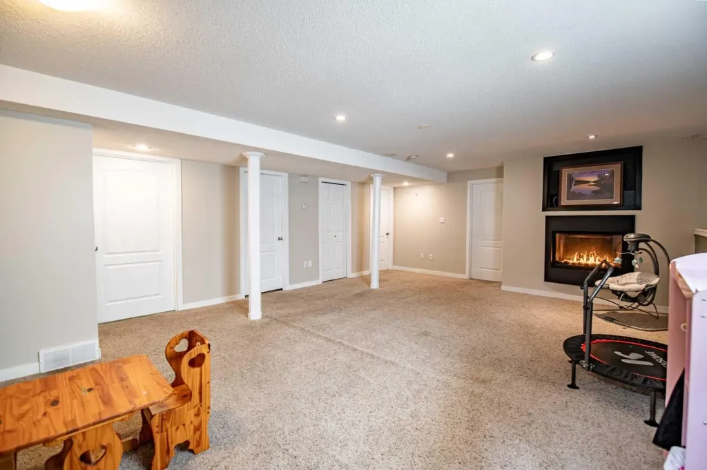 48 Reichley Street Red Deer AB T4P3S3