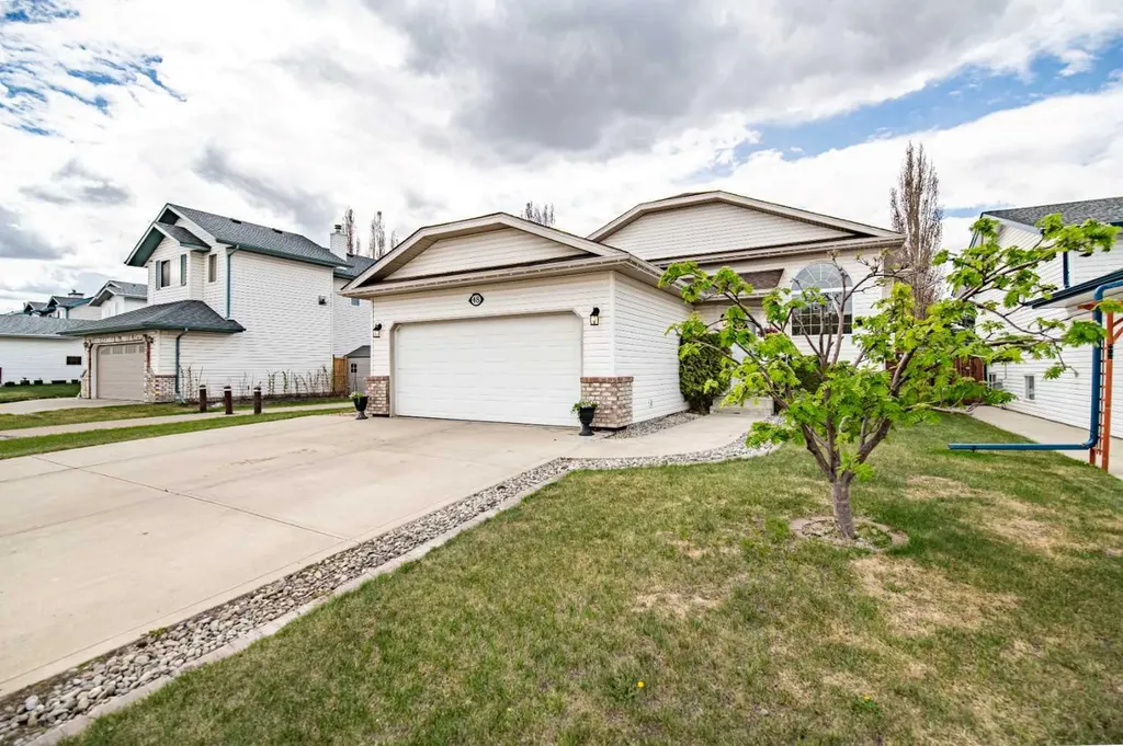 48 Reichley Street Red Deer AB T4P3S3