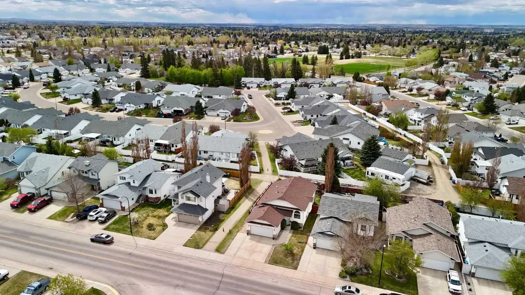 48 Reichley Street Red Deer AB T4P3S3