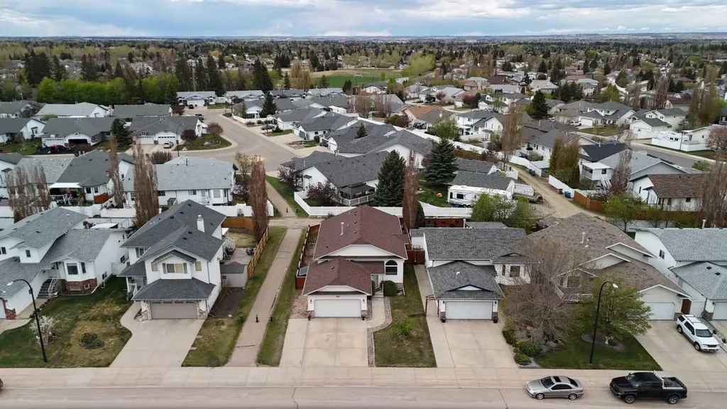 48 Reichley Street Red Deer AB T4P3S3