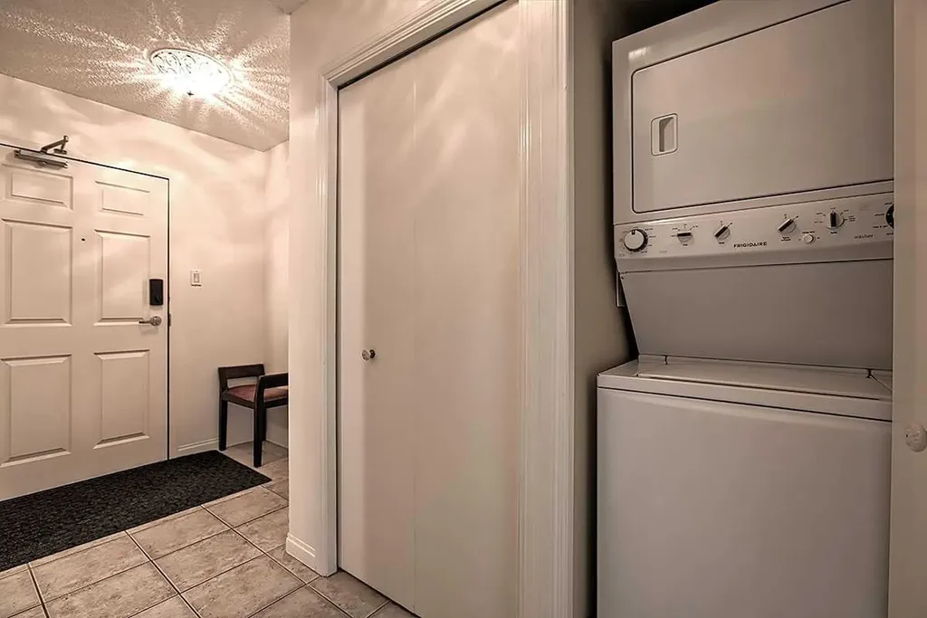 790 Kingsmere Crescent SW Calgary AB T2V 2G9