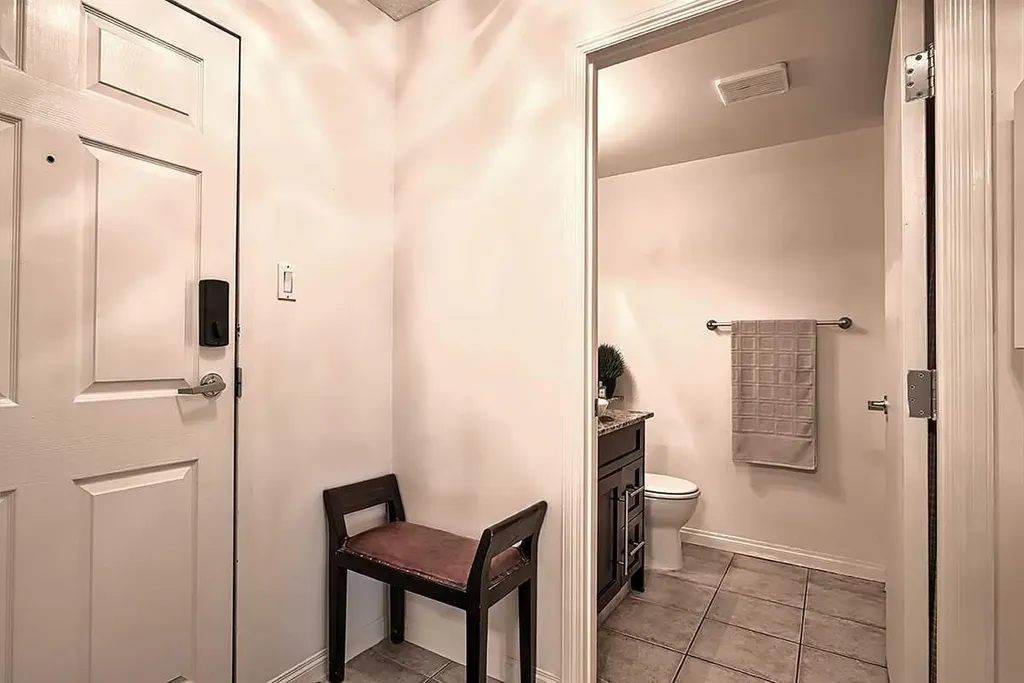 790 Kingsmere Crescent SW Calgary AB T2V 2G9