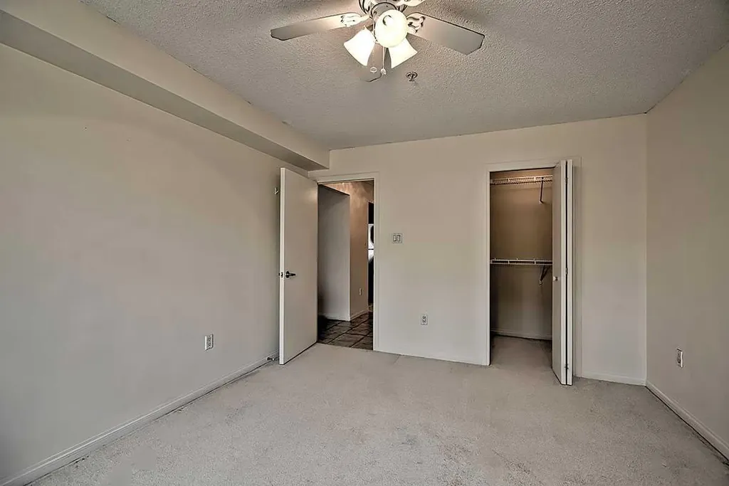 790 Kingsmere Crescent SW Calgary AB T2V 2G9