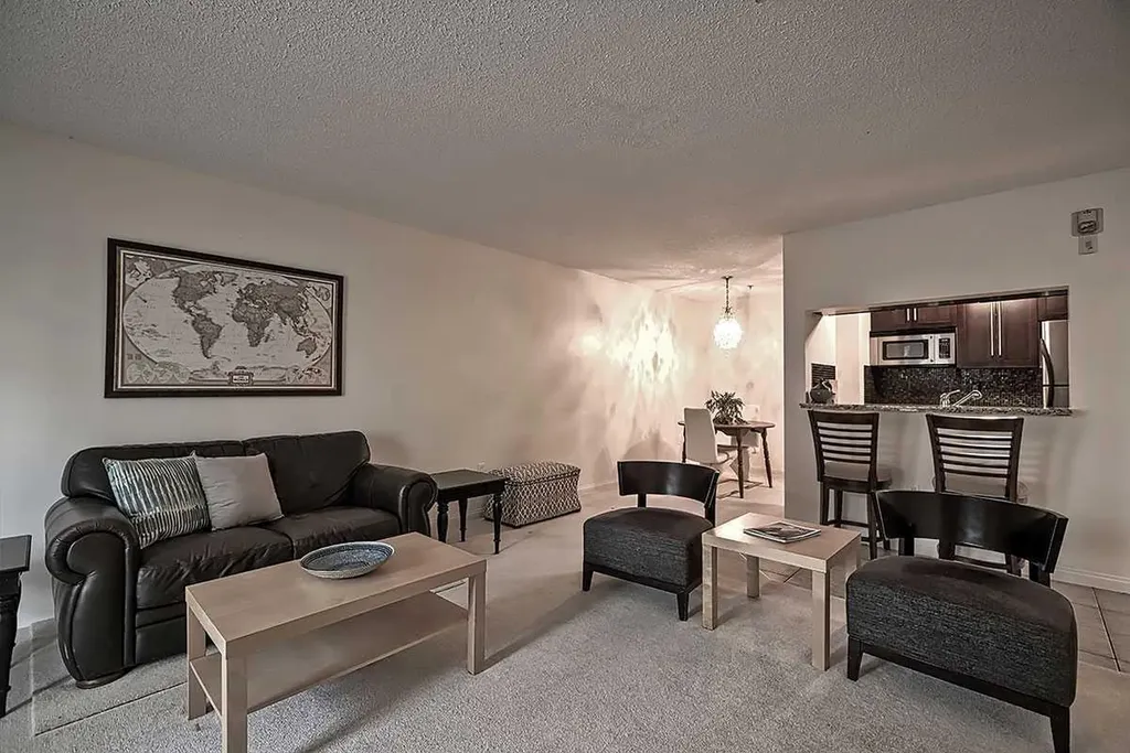 790 Kingsmere Crescent SW Calgary AB T2V 2G9