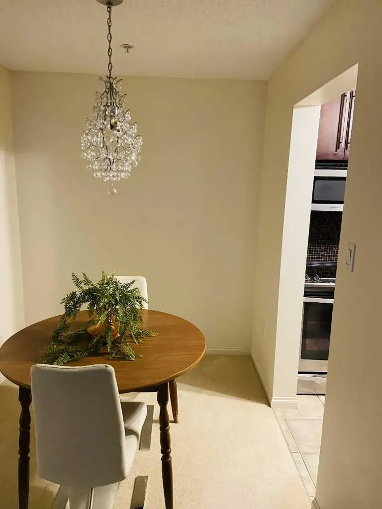 790 Kingsmere Crescent SW Calgary AB T2V 2G9