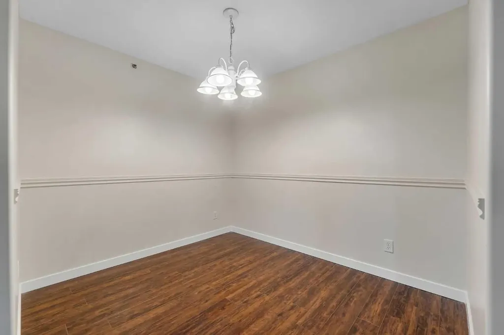 1307 Valleyview Park SE Calgary AB T2B 3R6