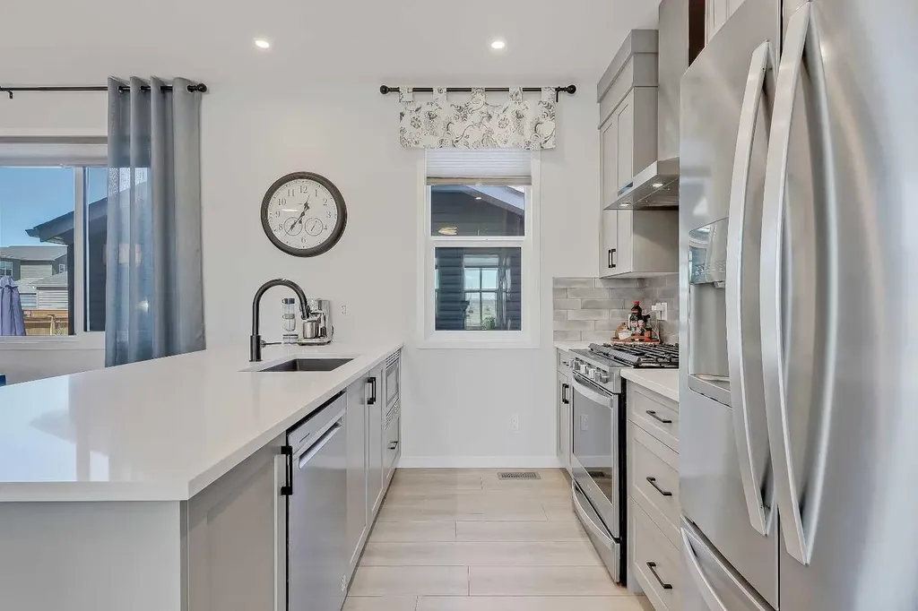 164 Setonstone Manor SE Calgary AB T3M 3V7