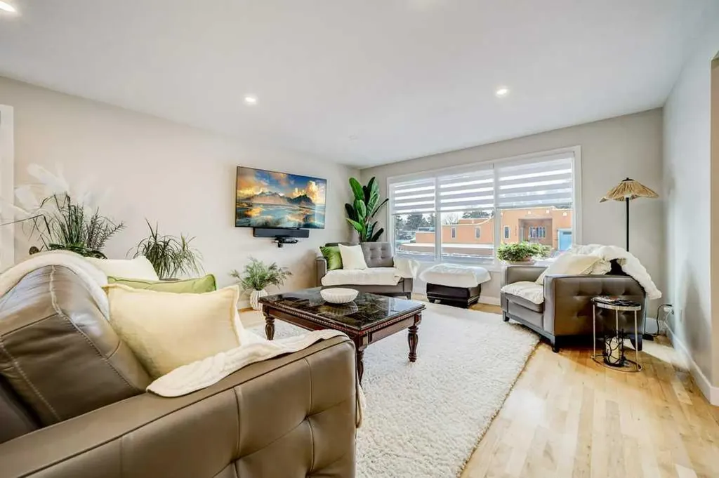 2841 6 Avenue S Lethbridge AB T1J 1E6