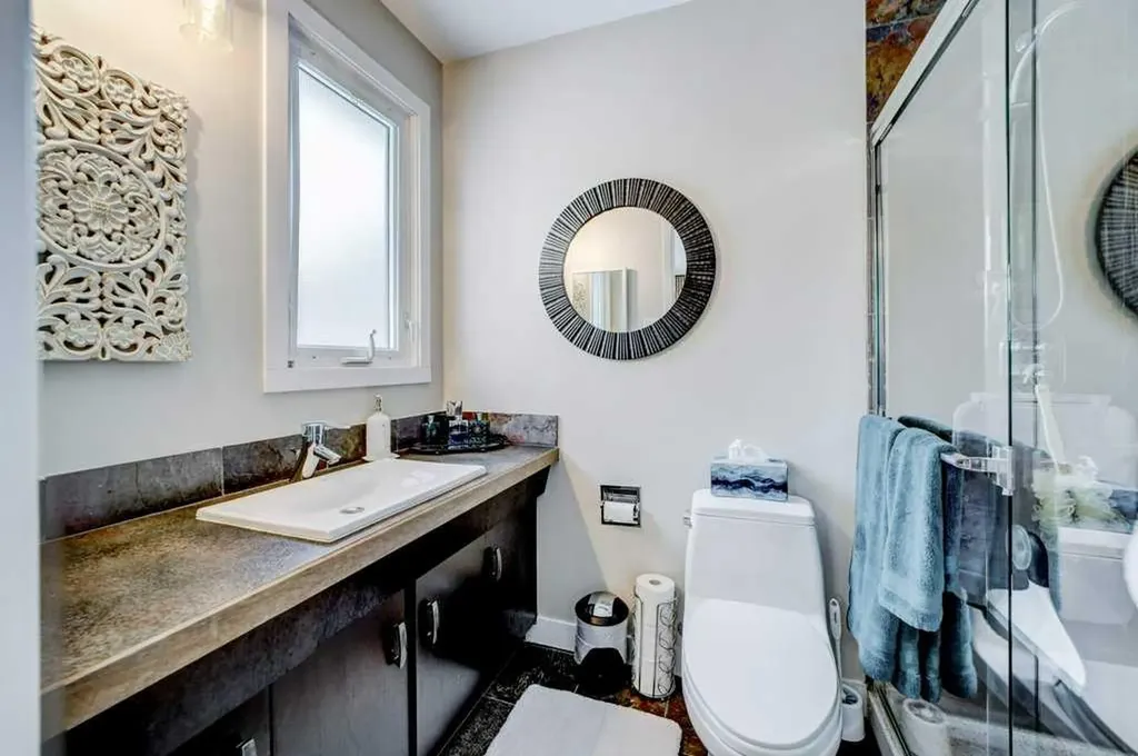 2841 6 Avenue S Lethbridge AB T1J 1E6
