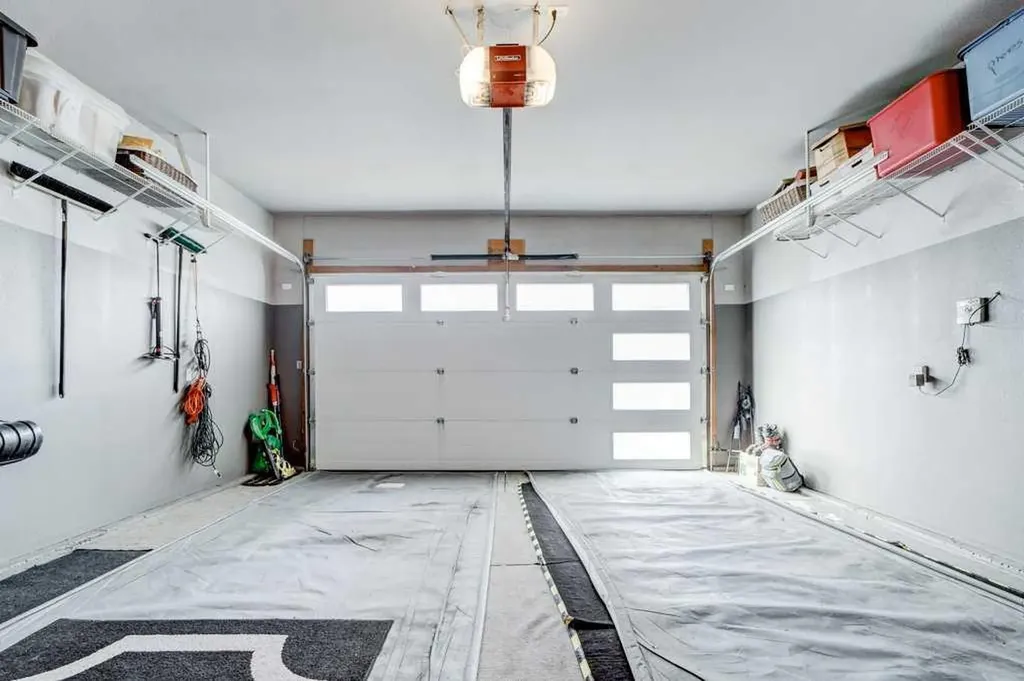 2841 6 Avenue S Lethbridge AB T1J 1E6