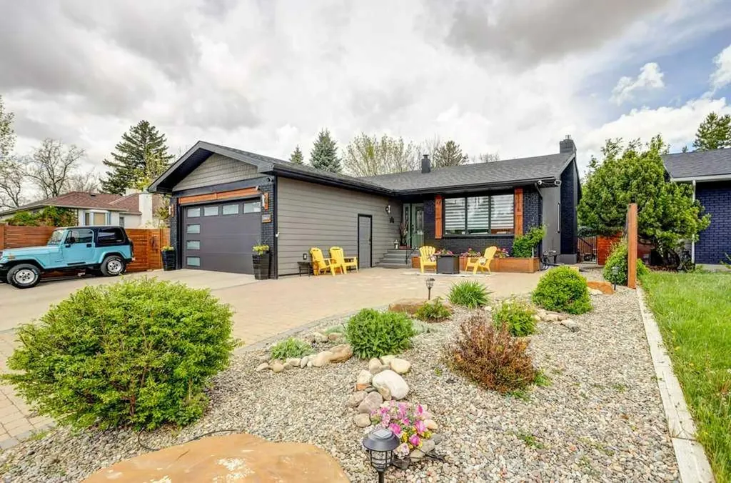 2841 6 Avenue S Lethbridge AB T1J 1E6