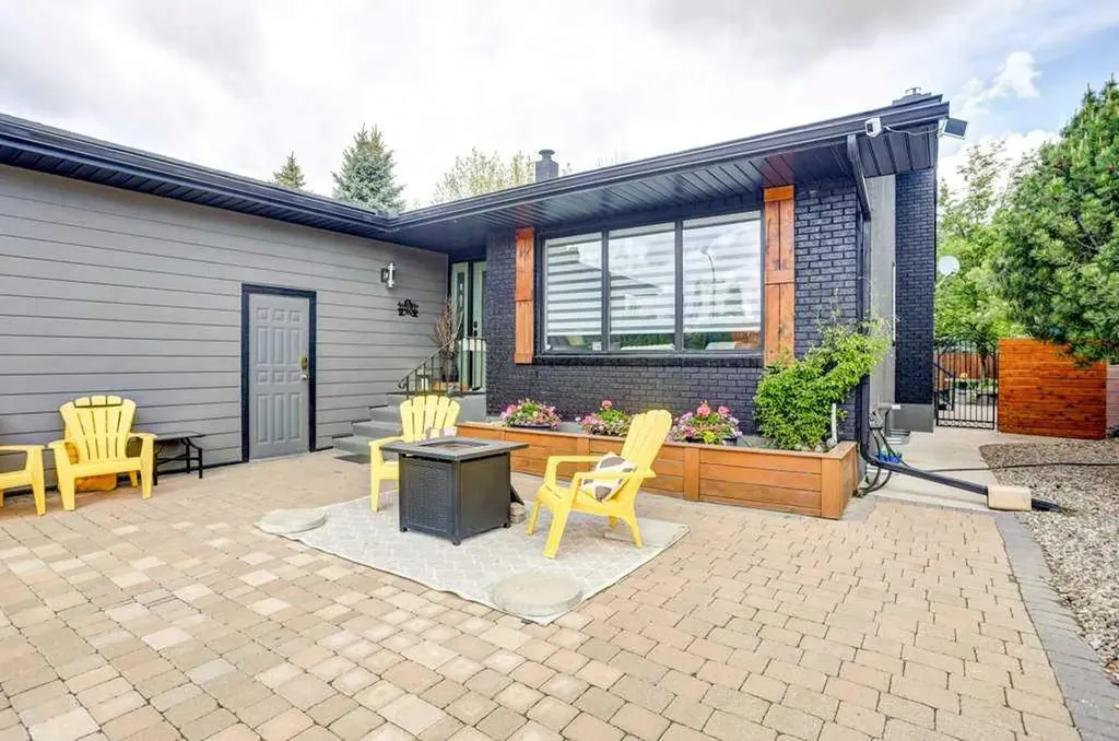 2841 6 Avenue S Lethbridge AB T1J 1E6
