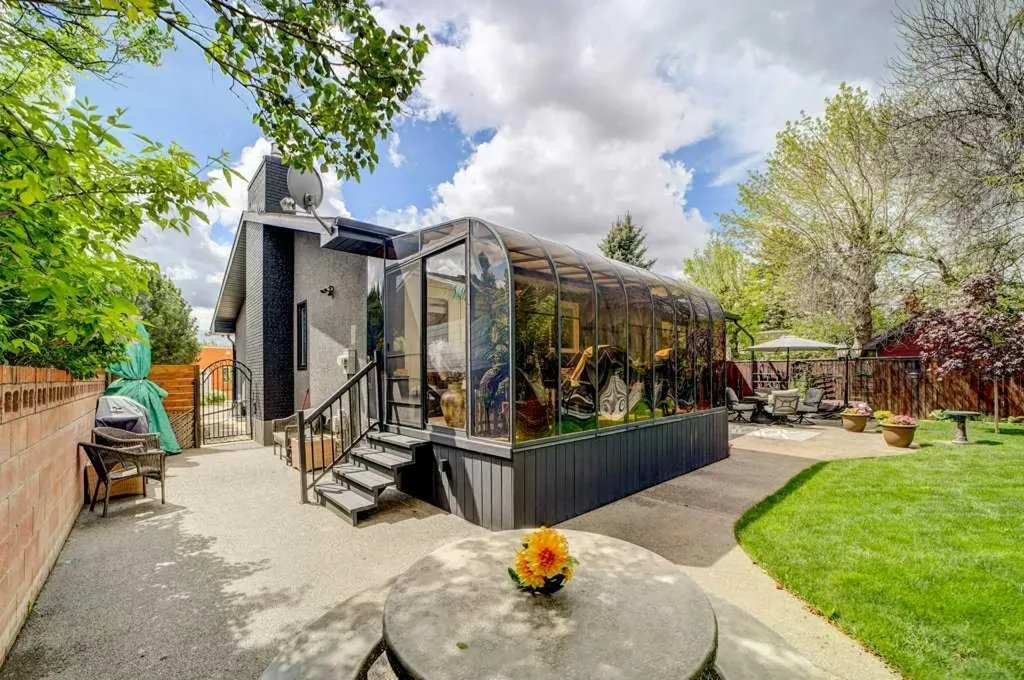 2841 6 Avenue S Lethbridge AB T1J 1E6