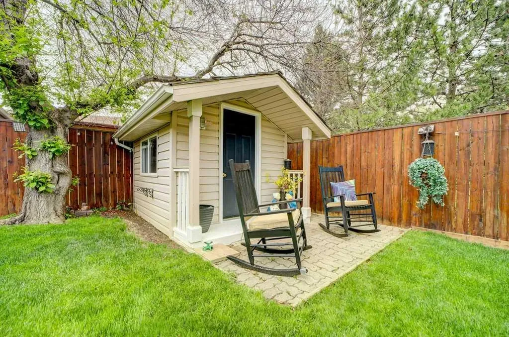 2841 6 Avenue S Lethbridge AB T1J 1E6