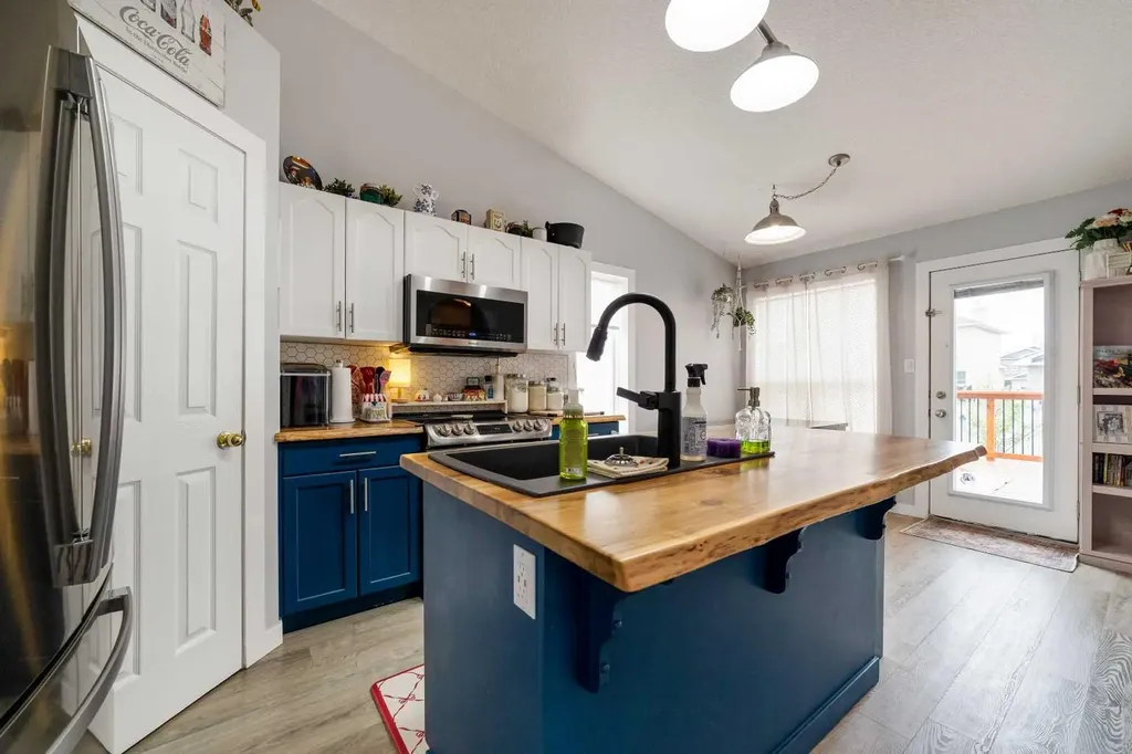 263 Peigan Court W Lethbridge AB T1K 7N3