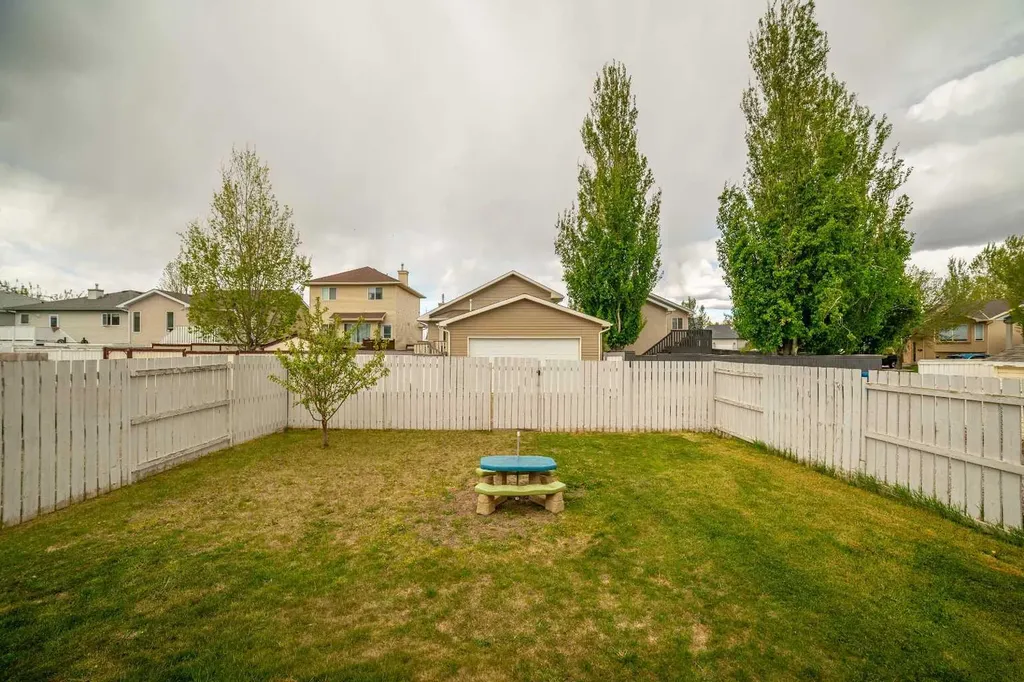 263 Peigan Court W Lethbridge AB T1K 7N3