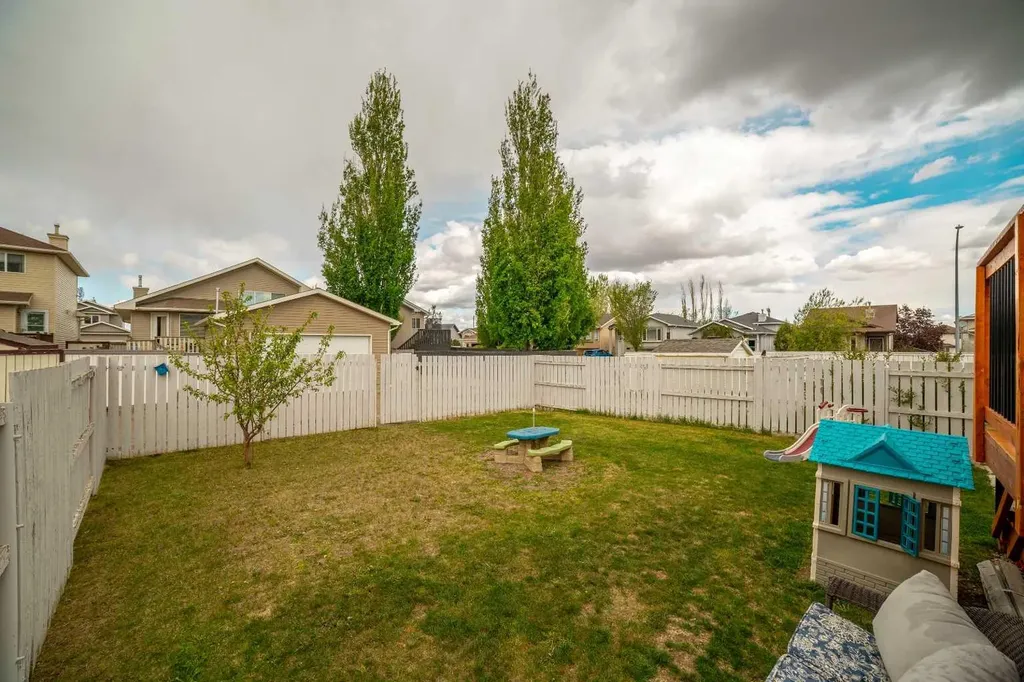 263 Peigan Court W Lethbridge AB T1K 7N3