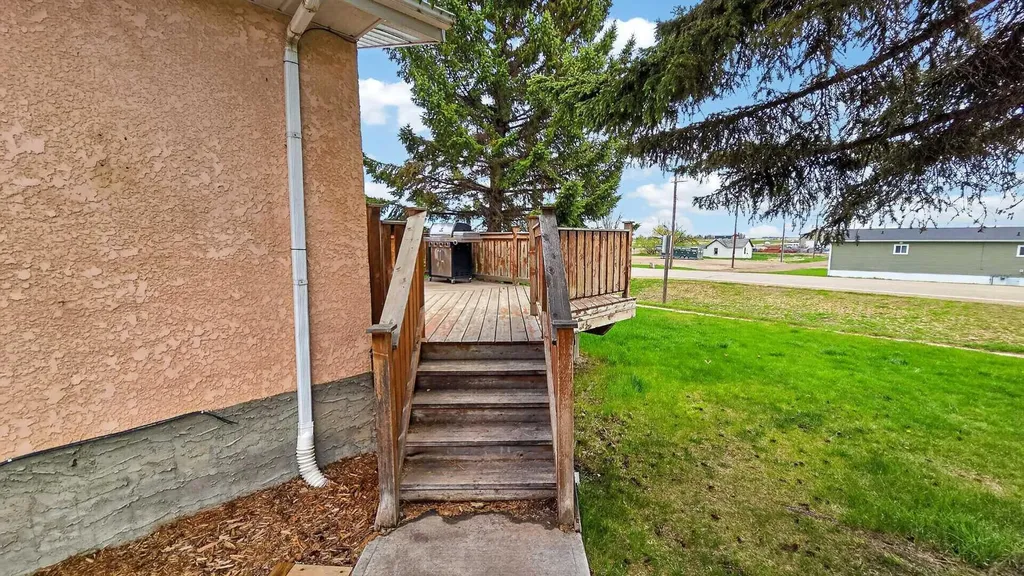 605 2 Street S Grassy Lake AB T0K 0Z0