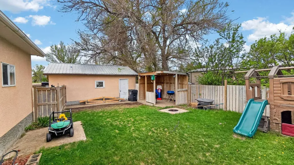 605 2 Street S Grassy Lake AB T0K 0Z0