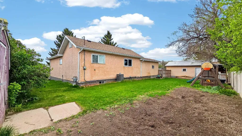 605 2 Street S Grassy Lake AB T0K 0Z0