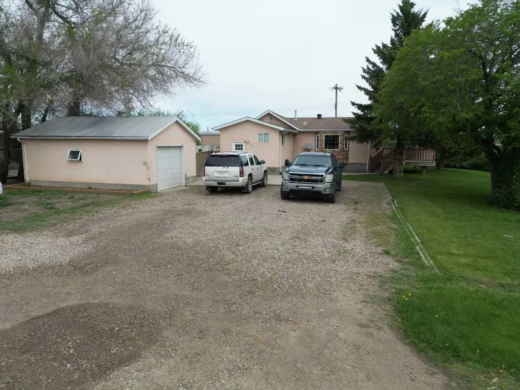 605 2 Street S Grassy Lake AB T0K 0Z0