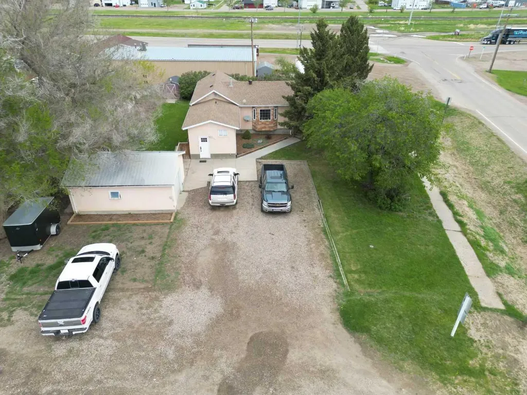 605 2 Street S Grassy Lake AB T0K 0Z0