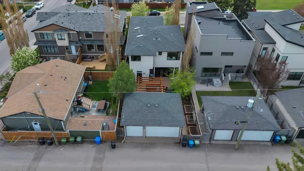 2008 38 Avenue SW Calgary AB T2T 2K4