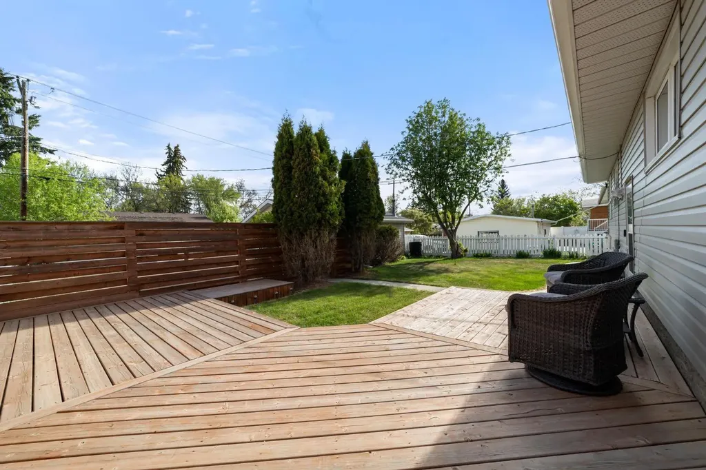 6306 44a Avenue Camrose AB T4V2V7