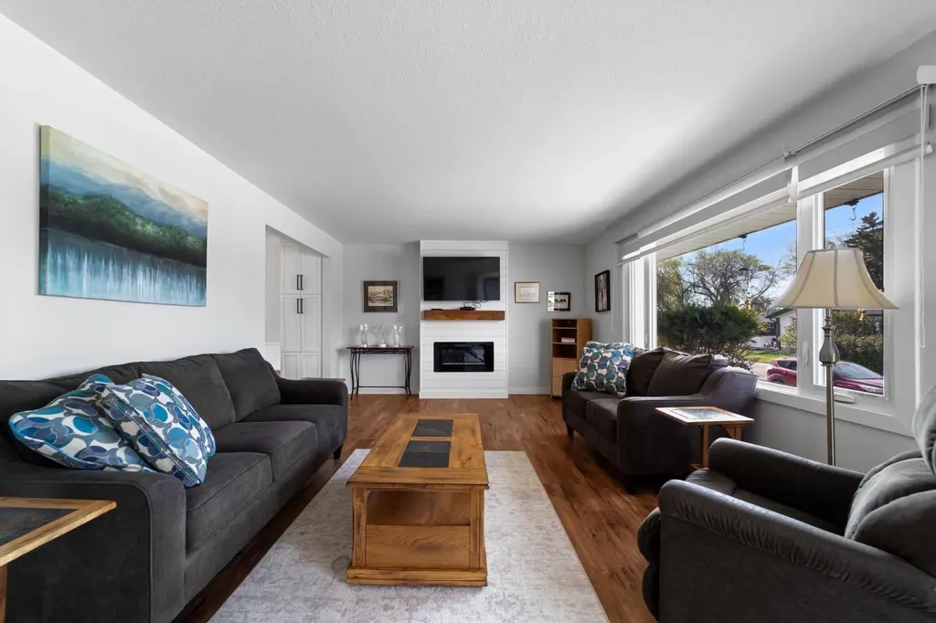 6306 44a Avenue Camrose AB T4V2V7