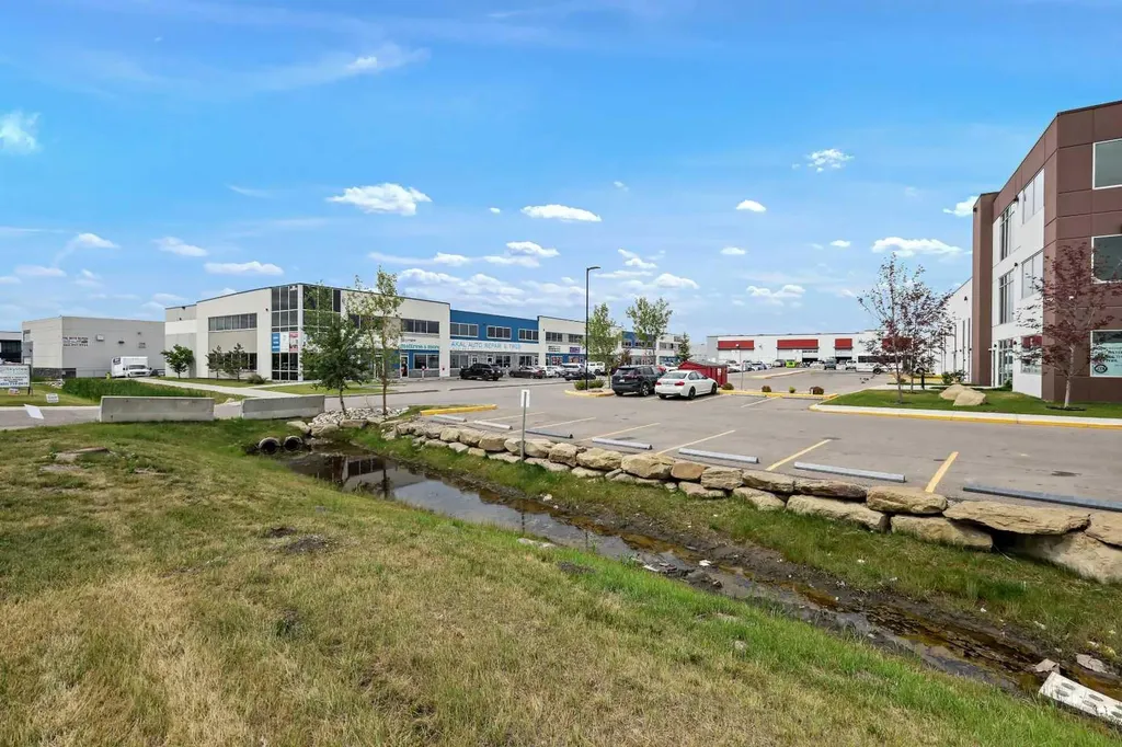 10985 38 Street NE Calgary AB T3N1E7