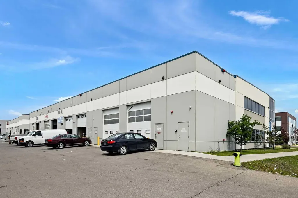 10985 38 Street NE Calgary AB T3N1E7