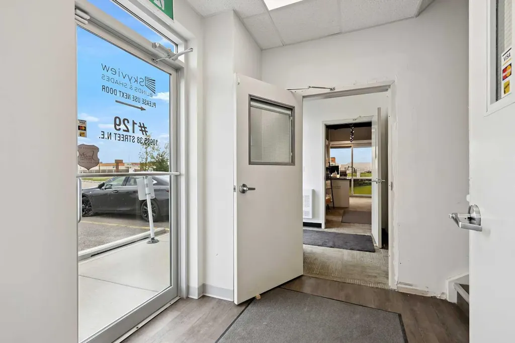 10985 38 Street NE Calgary AB T3N1E7