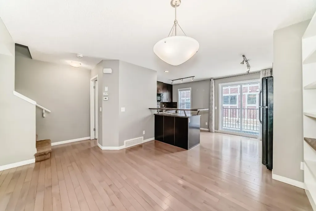 314 New Brighton Villas SE Calgary AB T2Z0T6