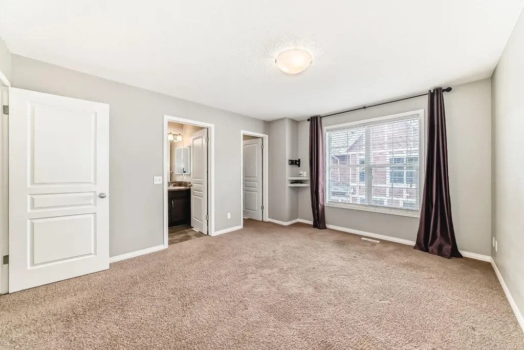 314 New Brighton Villas SE Calgary AB T2Z0T6