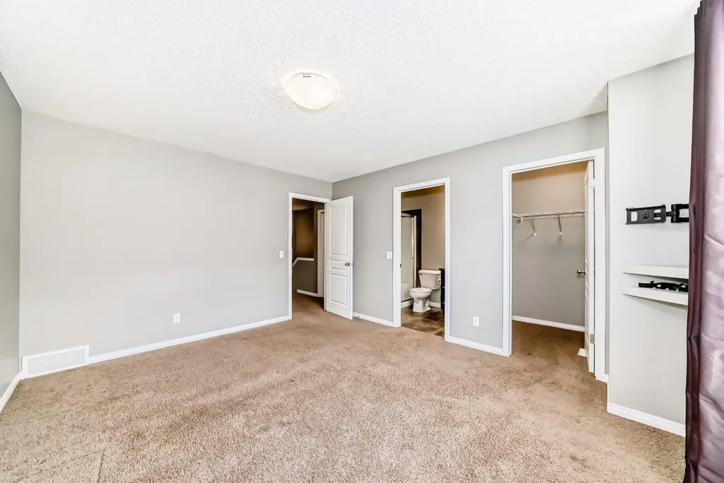 314 New Brighton Villas SE Calgary AB T2Z0T6