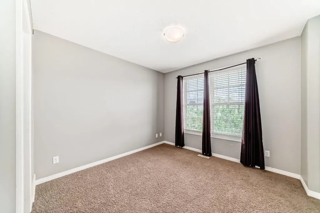 314 New Brighton Villas SE Calgary AB T2Z0T6