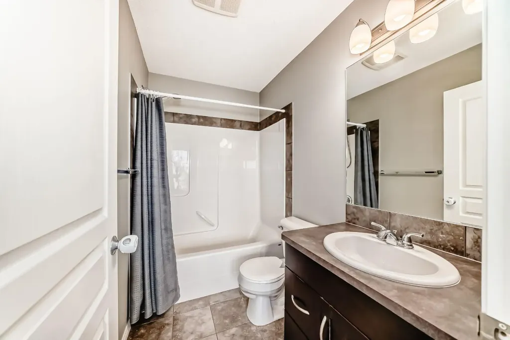 314 New Brighton Villas SE Calgary AB T2Z0T6