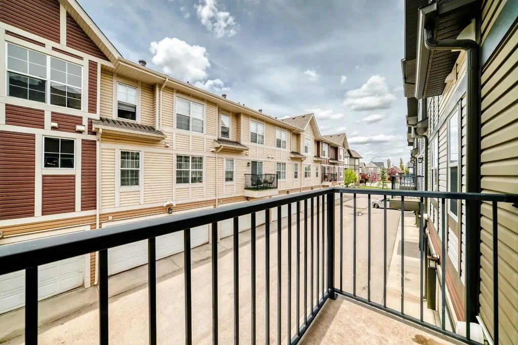 314 New Brighton Villas SE Calgary AB T2Z0T6
