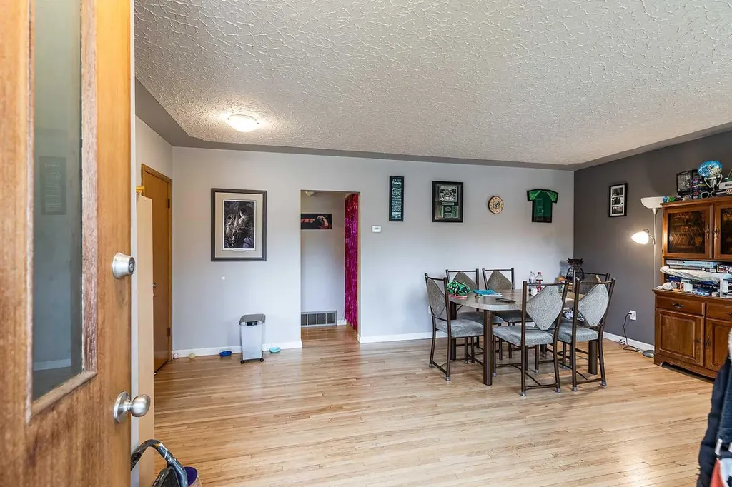 549 2 Street NE Medicine Hat AB T1A 6K2