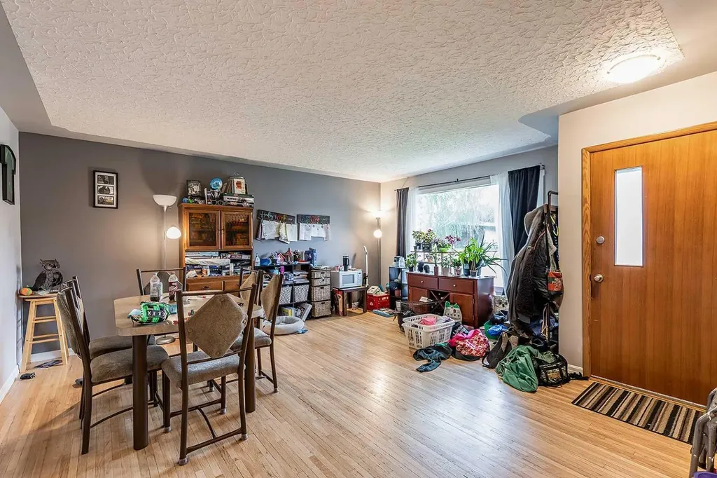 549 2 Street NE Medicine Hat AB T1A 6K2
