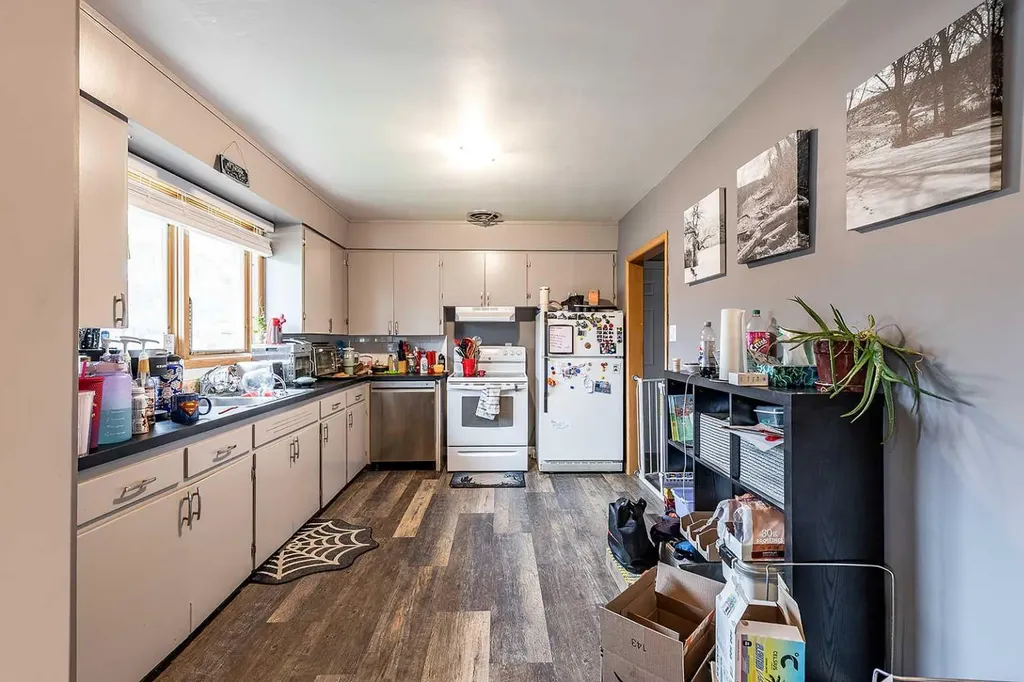549 2 Street NE Medicine Hat AB T1A 6K2