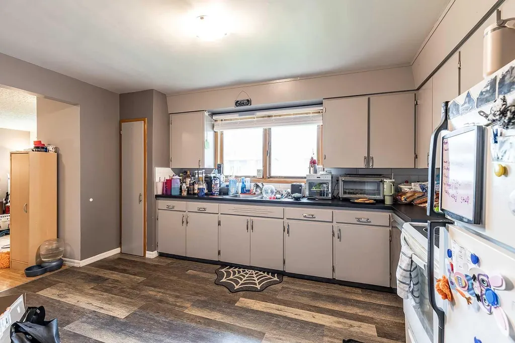 549 2 Street NE Medicine Hat AB T1A 6K2