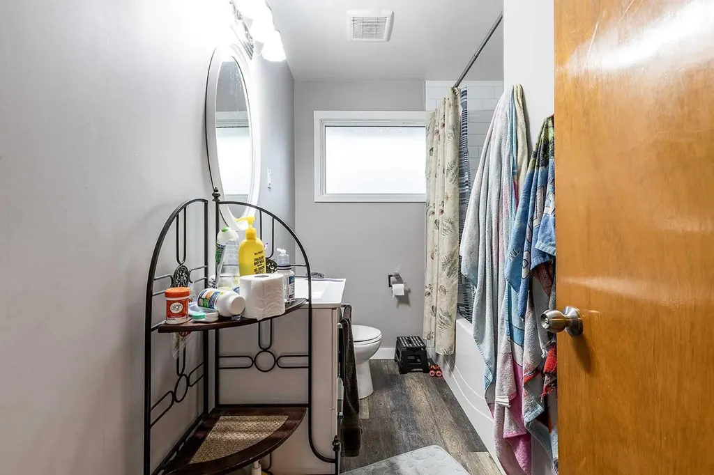 549 2 Street NE Medicine Hat AB T1A 6K2